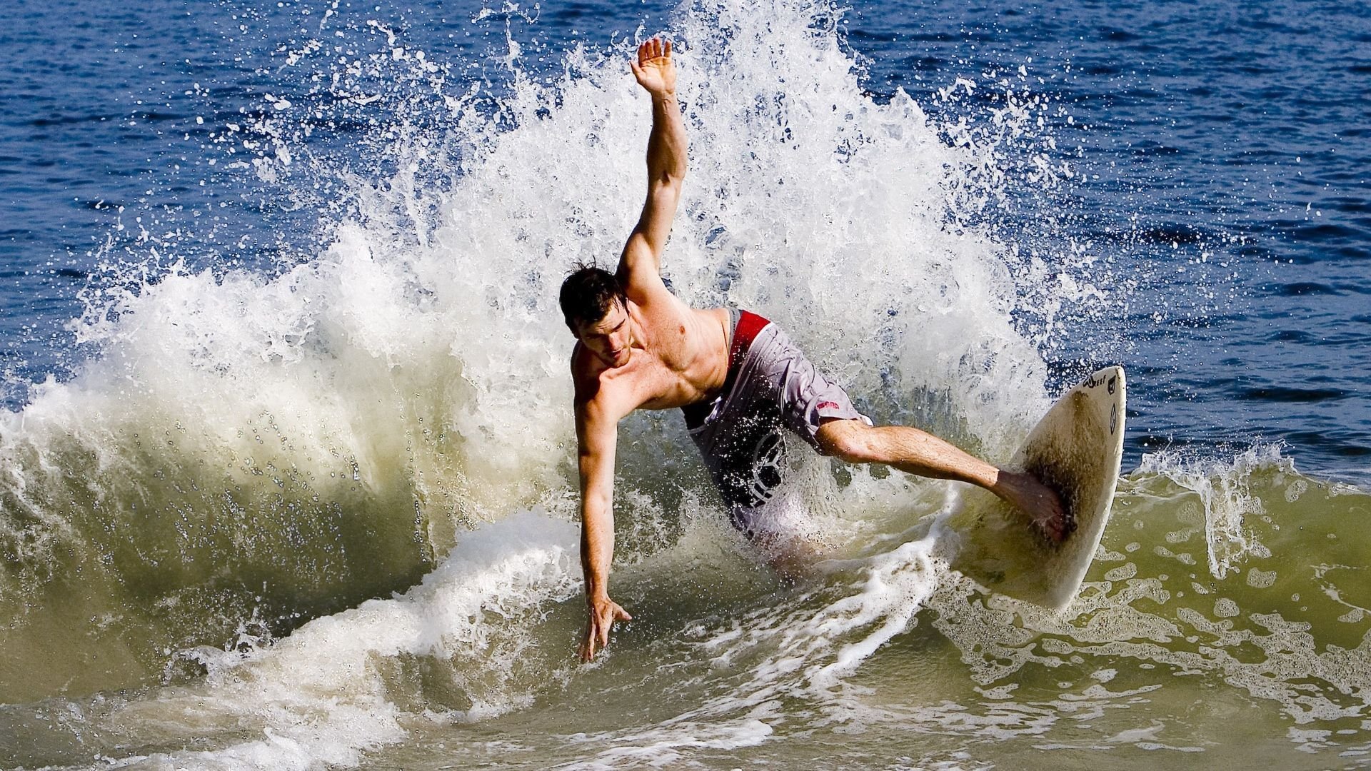 世界杯：第三轮“死亡之组”戏剧收官 日本头名 西班牙险进 德国出局